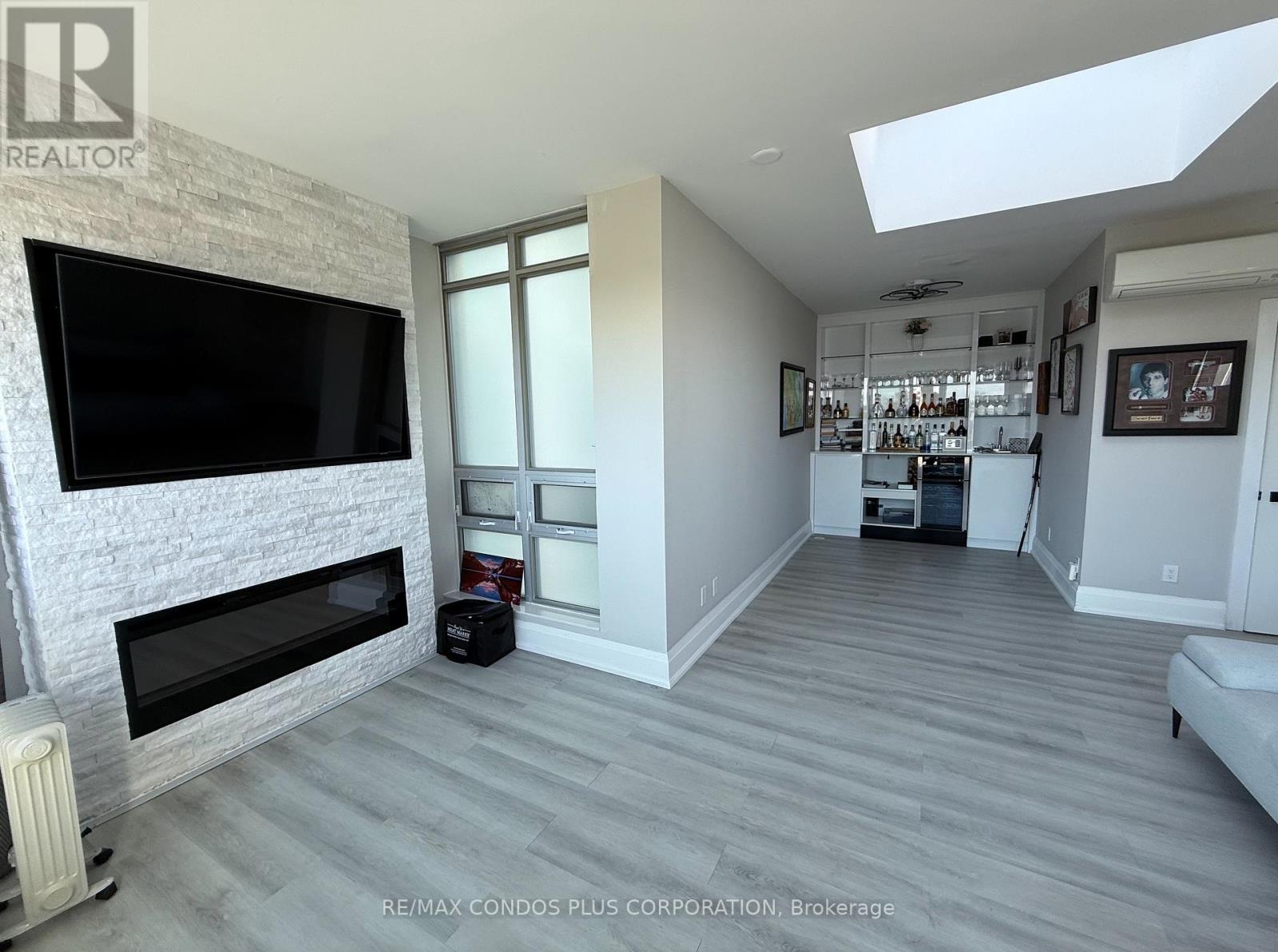 Th125 - 5 Marine Parade Drive, Toronto, Ontario  M8V 4B4 - Photo 12 - W12450937