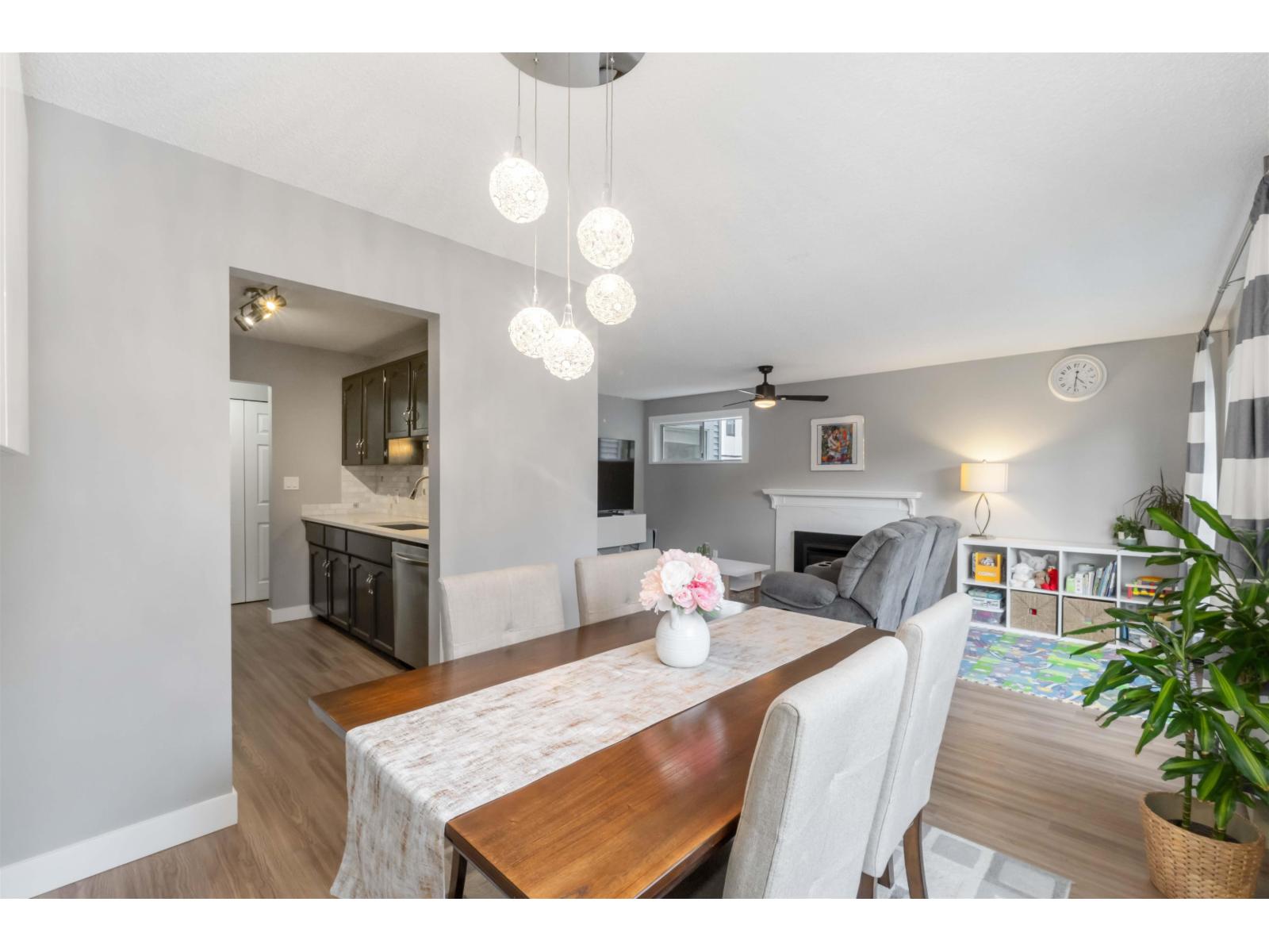 205 1473 Blackwood Street, White Rock, British Columbia  V4B 3V6 - Photo 8 - R3059631