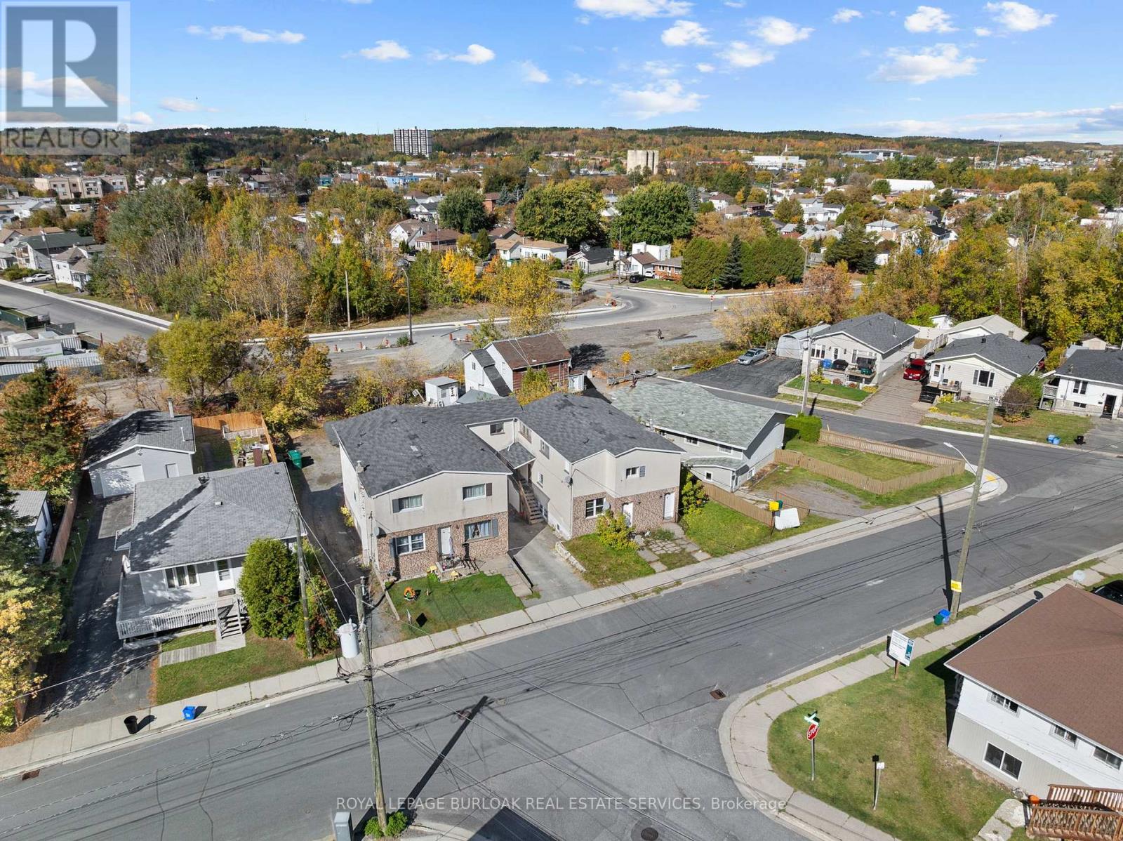 381 Leslie Street, Greater Sudbury, Ontario  P3B 2T4 - Photo 2 - X12450343