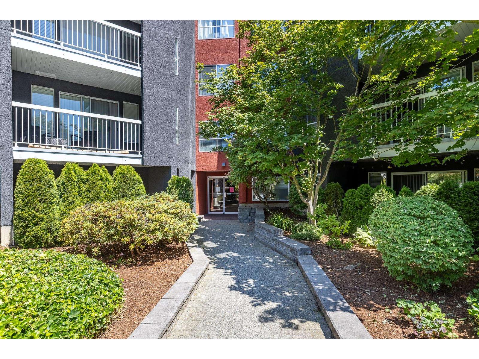 202 5700 200 Street, Langley, British Columbia  V3A 7S6 - Photo 3 - R3059371