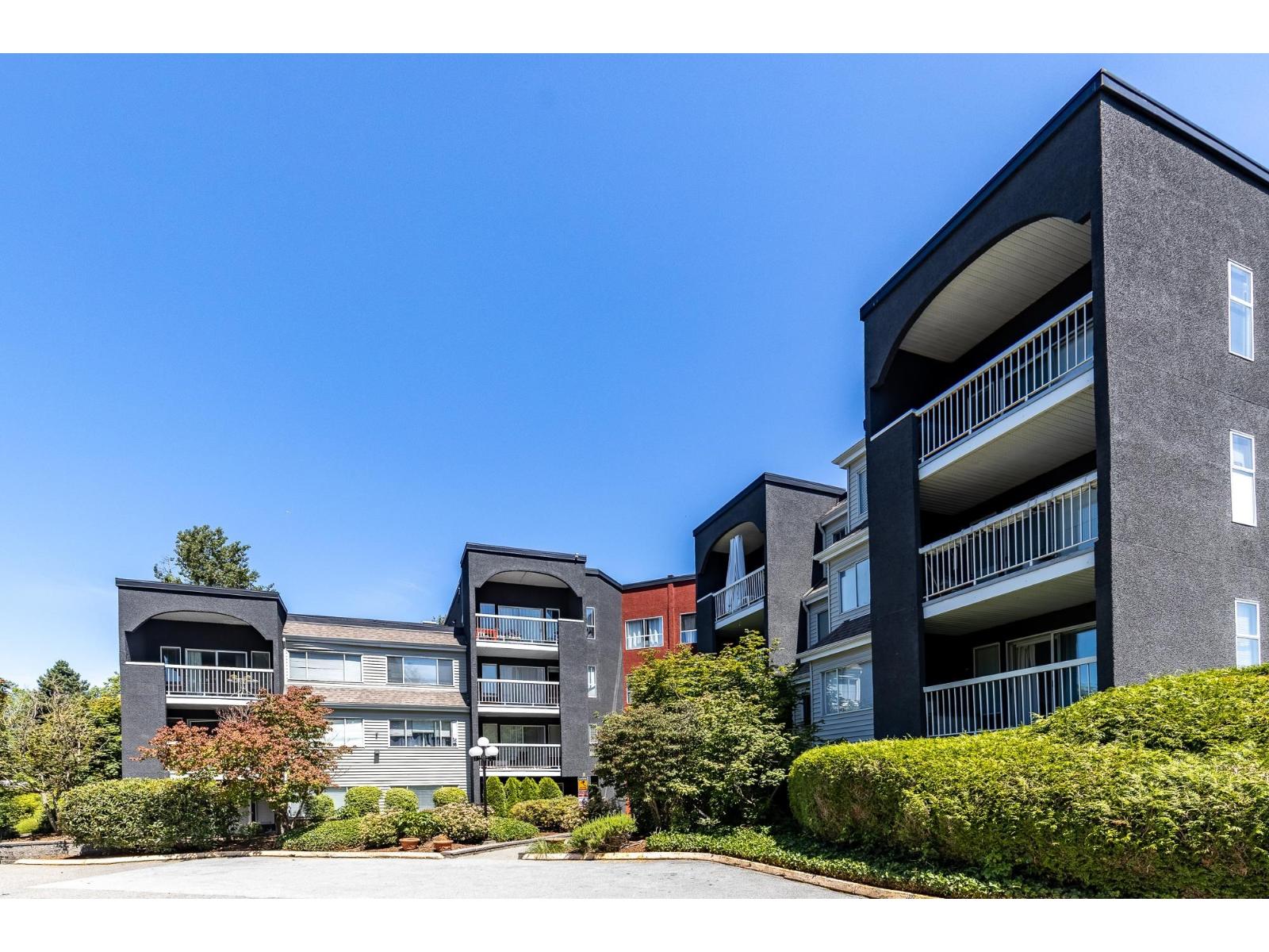 202 5700 200 Street, Langley, British Columbia  V3A 7S6 - Photo 2 - R3059371