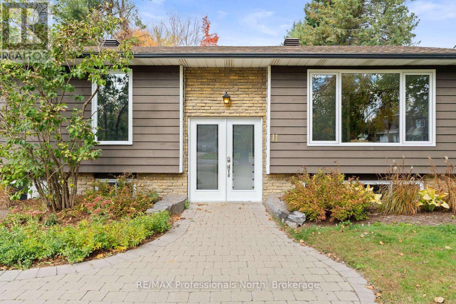 11 Andrea Drive, Bracebridge, Ontario  P1L 1C5 - Photo 3 - X12469199