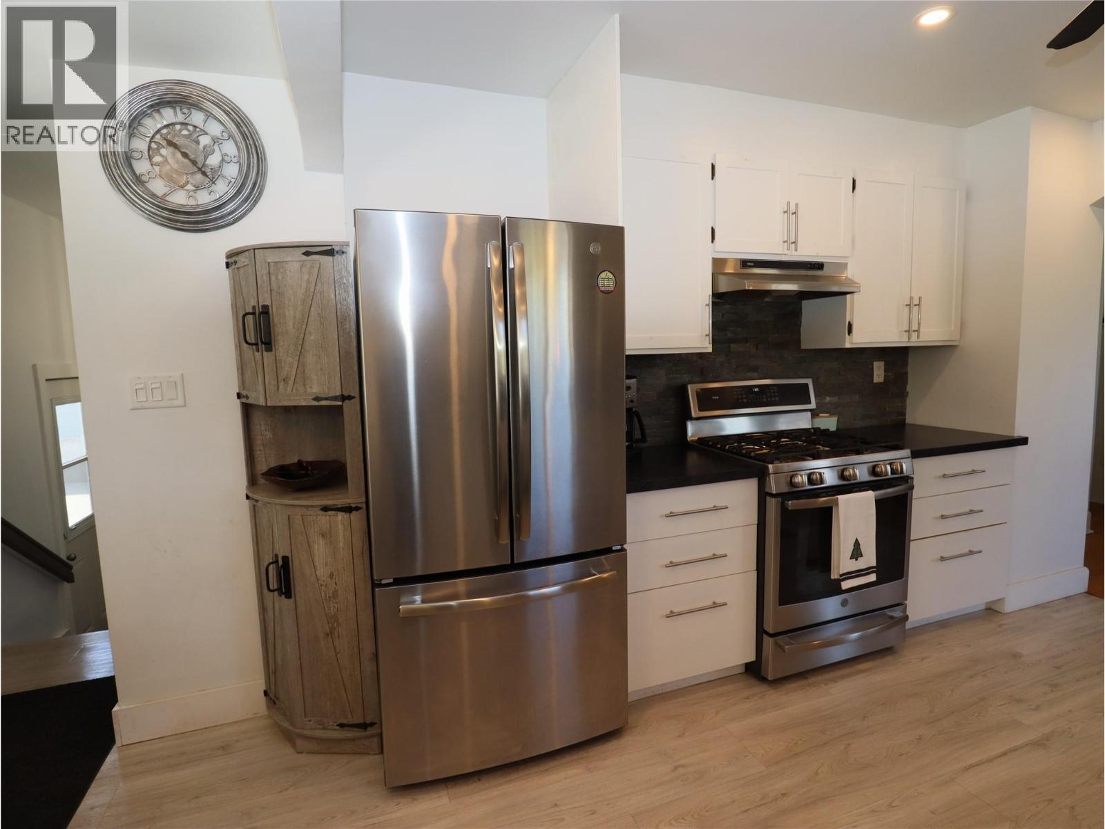 7689 21st Street, Grand Forks, British Columbia  V0H 1H2 - Photo 10 - 10364313