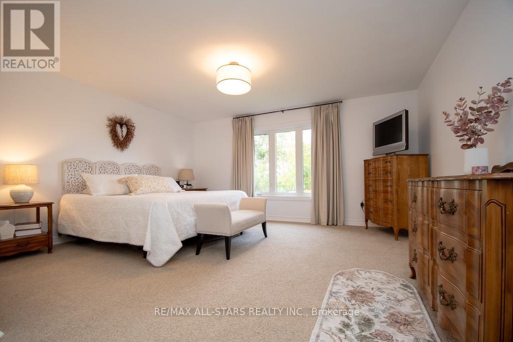 120 Victoria Drive, Kawartha Lakes (Fenelon), Ontario  K0M 1G0 - Photo 14 - X12469178