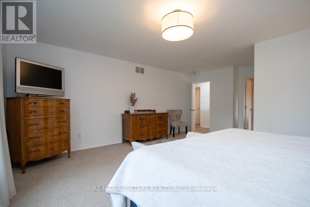 120 Victoria Drive, Kawartha Lakes (Fenelon), Ontario  K0M 1G0 - Photo 16 - X12469178