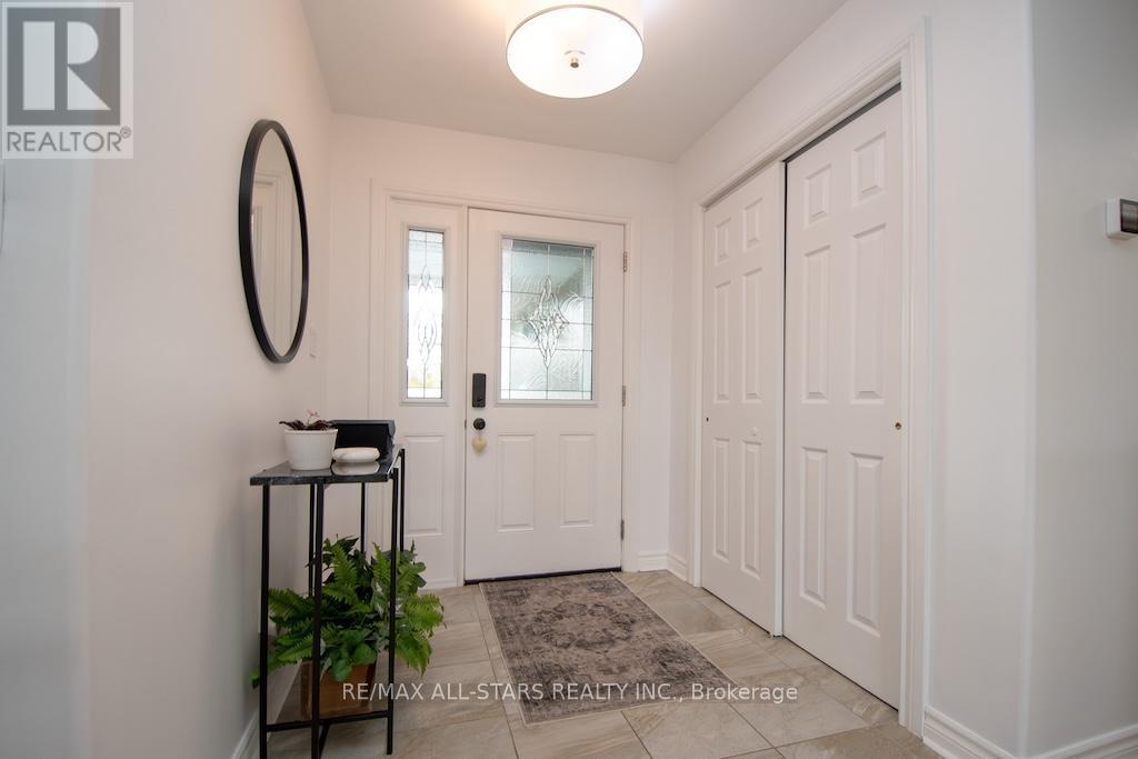 120 Victoria Drive, Kawartha Lakes (Fenelon), Ontario  K0M 1G0 - Photo 5 - X12469178
