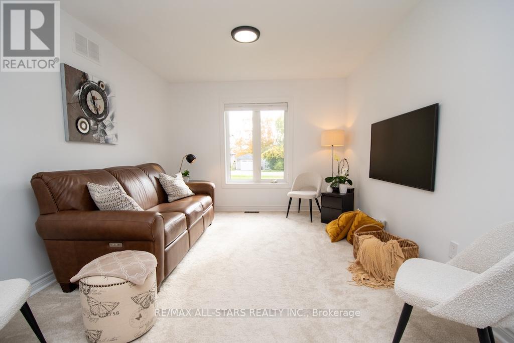 120 Victoria Drive, Kawartha Lakes (Fenelon), Ontario  K0M 1G0 - Photo 6 - X12469178