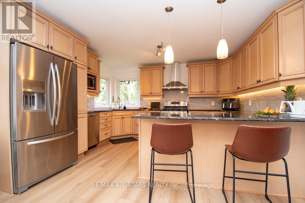 120 Victoria Drive, Kawartha Lakes (Fenelon), Ontario  K0M 1G0 - Photo 8 - X12469178