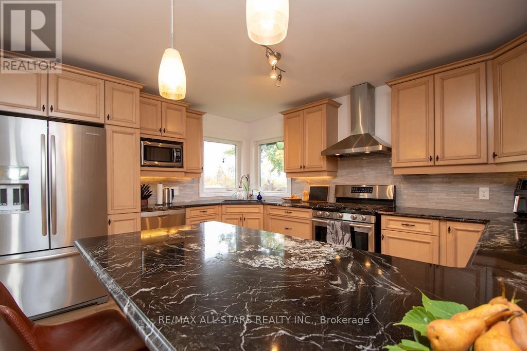 120 Victoria Drive, Kawartha Lakes (Fenelon), Ontario  K0M 1G0 - Photo 9 - X12469178