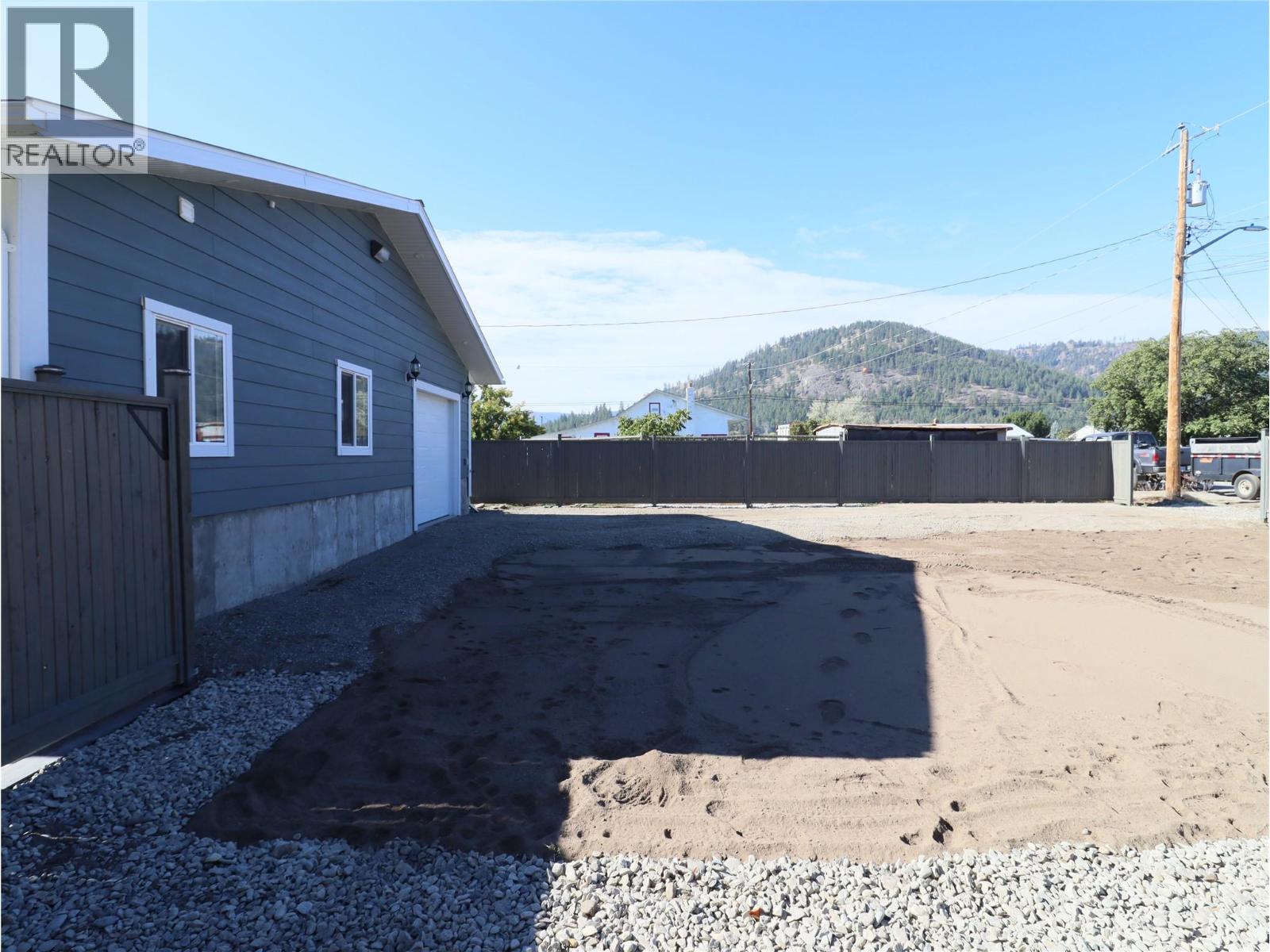 7689 21st Street, Grand Forks, British Columbia  V0H 1H2 - Photo 7 - 10364313