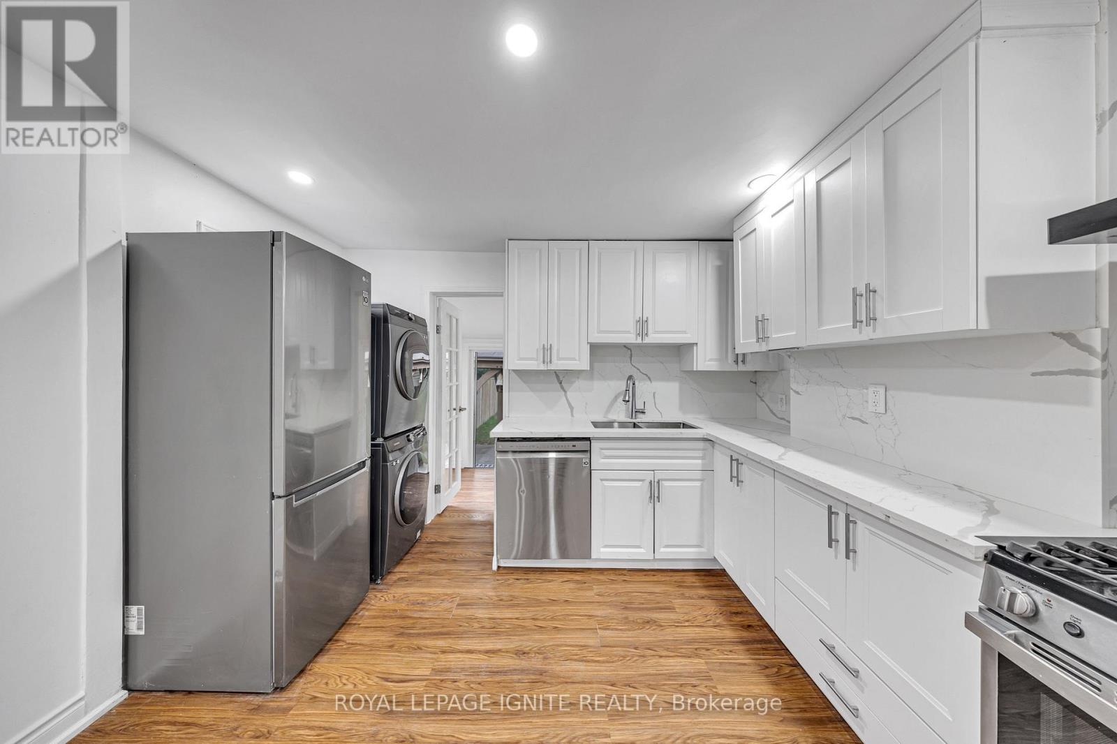 148 Barrington Avenue, Toronto, Ontario  M4C 4Z2 - Photo 11 - E12469124