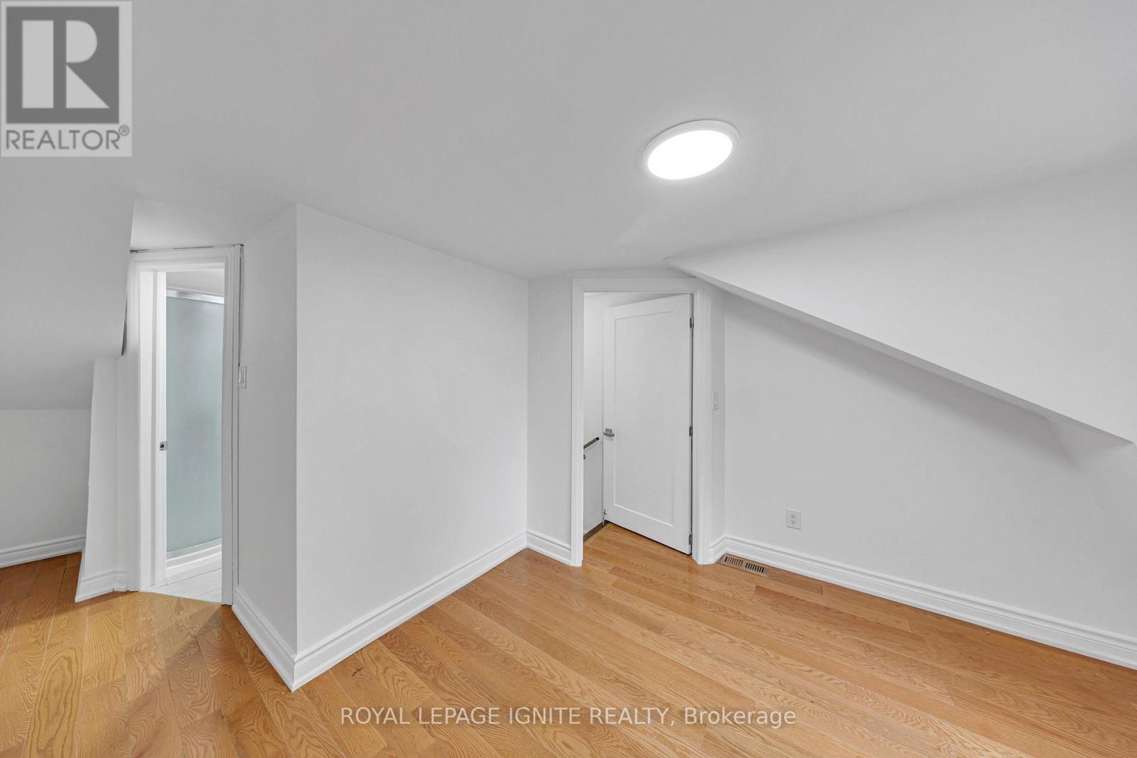 148 Barrington Avenue, Toronto, Ontario  M4C 4Z2 - Photo 17 - E12469124