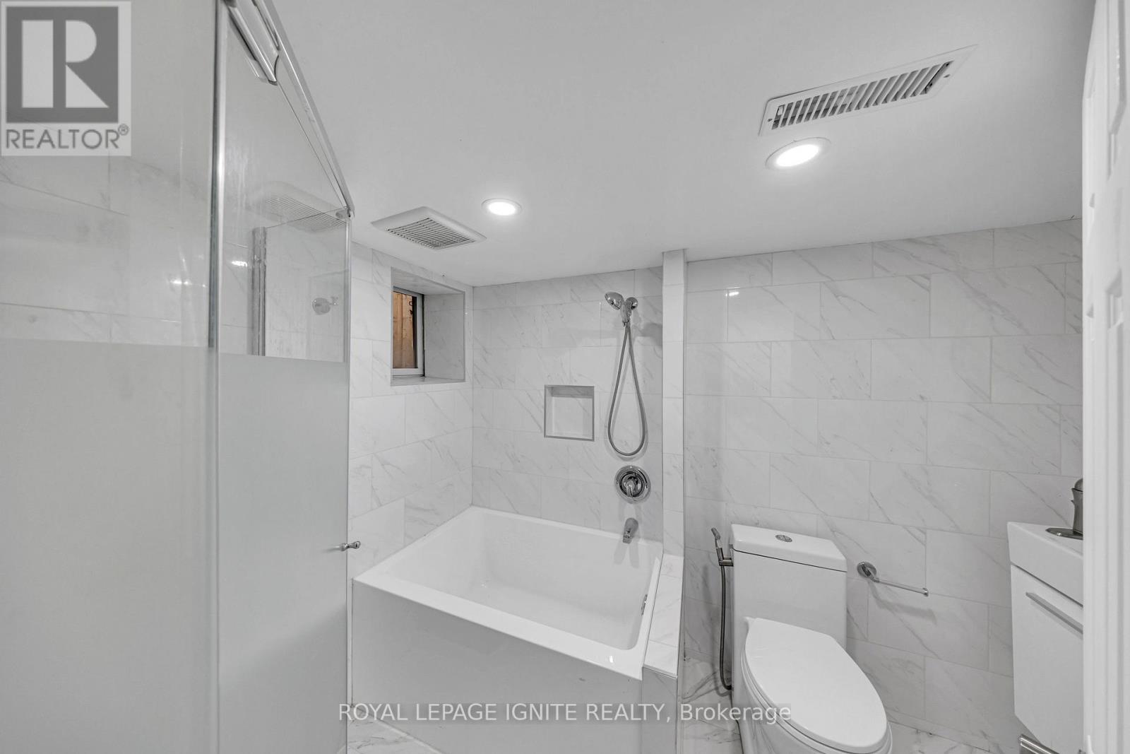 148 Barrington Avenue, Toronto, Ontario  M4C 4Z2 - Photo 20 - E12469124