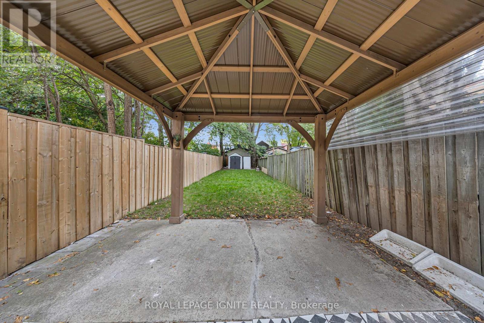 148 Barrington Avenue, Toronto, Ontario  M4C 4Z2 - Photo 3 - E12469124