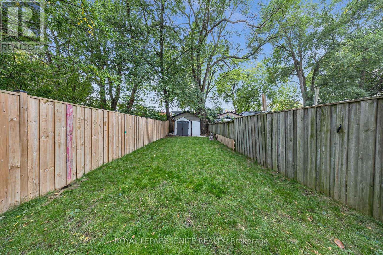148 Barrington Avenue, Toronto, Ontario  M4C 4Z2 - Photo 5 - E12469124