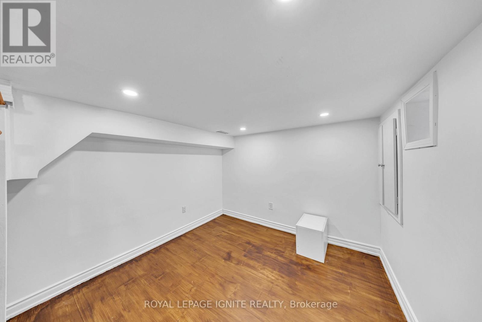 148 Barrington Avenue, Toronto, Ontario  M4C 4Z2 - Photo 18 - E12469125