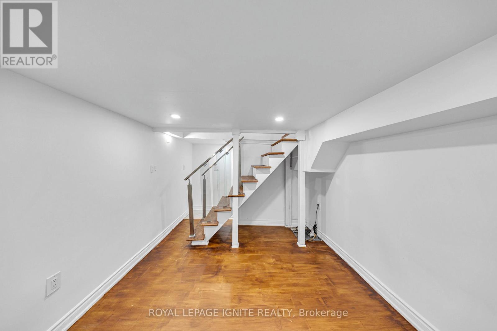 148 Barrington Avenue, Toronto, Ontario  M4C 4Z2 - Photo 19 - E12469125