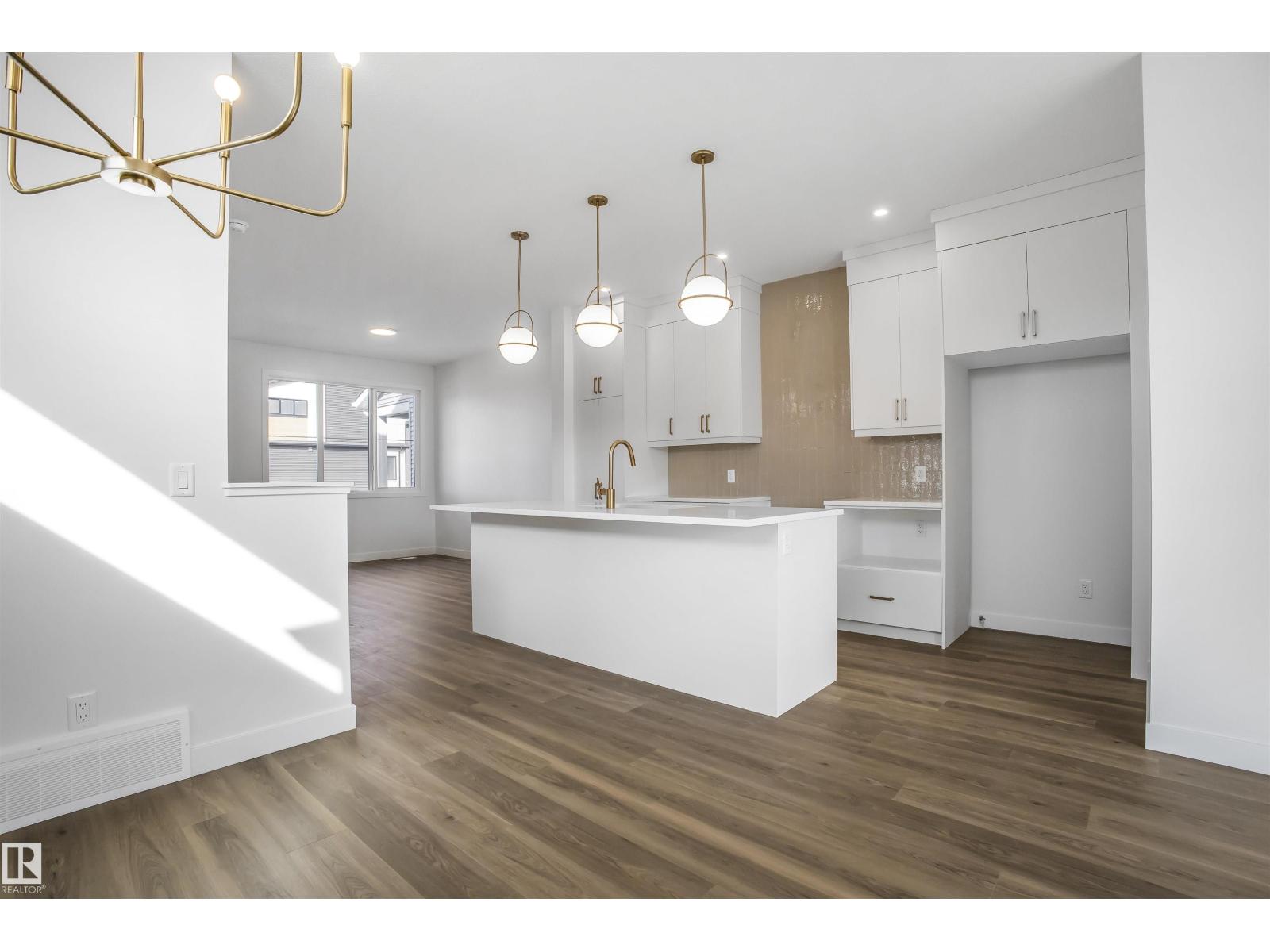 9125 Elves Lo Nw, Edmonton, Alberta  T6M 3G2 - Photo 3 - E4462566