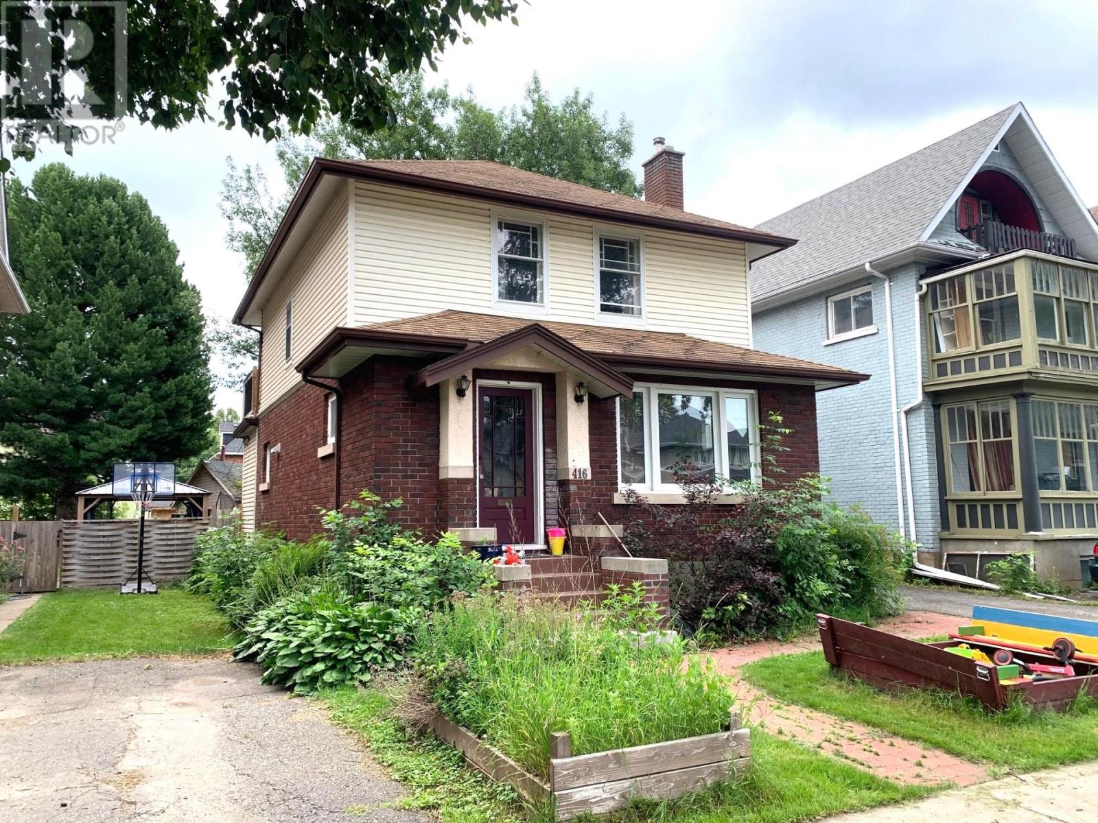 416 Marks St S, Thunder Bay, Ontario