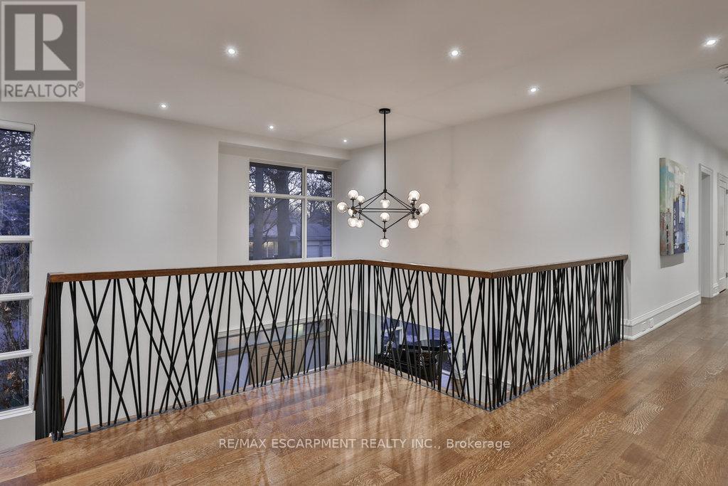 1293 Woodland Avenue, Mississauga, Ontario  L5G 2Y1 - Photo 23 - W12465987