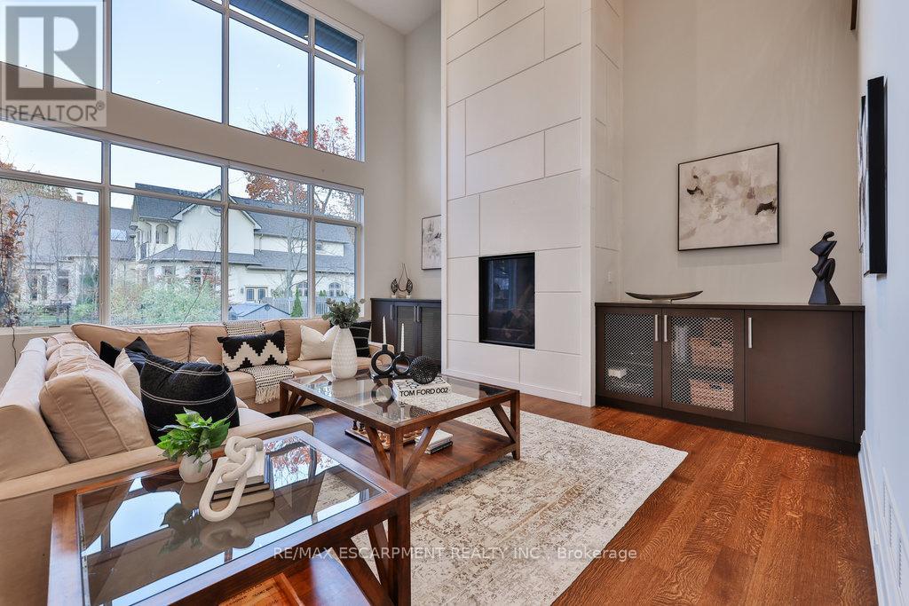 1293 Woodland Avenue, Mississauga, Ontario  L5G 2Y1 - Photo 9 - W12465987
