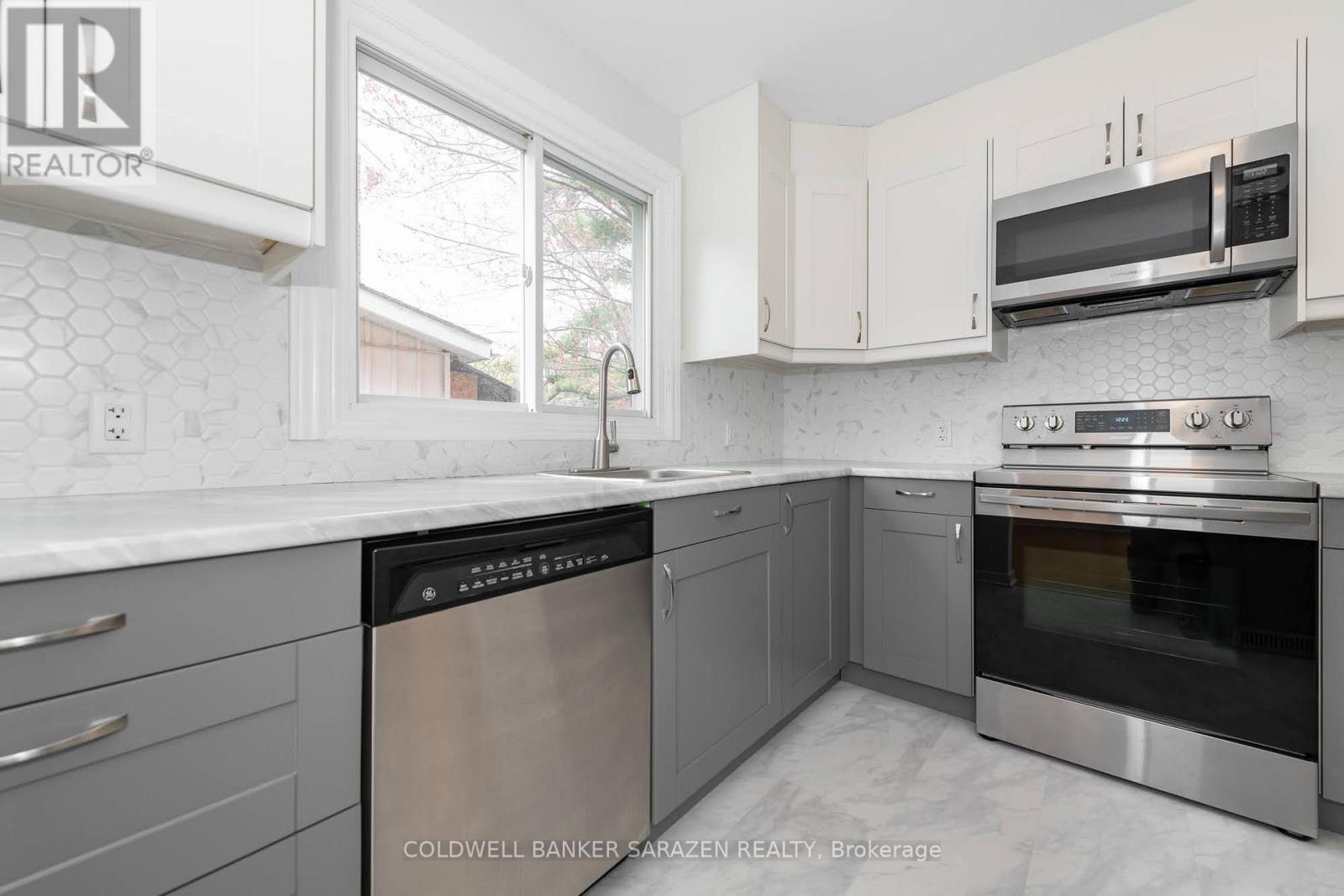 2707 Priscilla Street, Ottawa, Ontario  K2B 7E1 - Photo 15 - X12469200