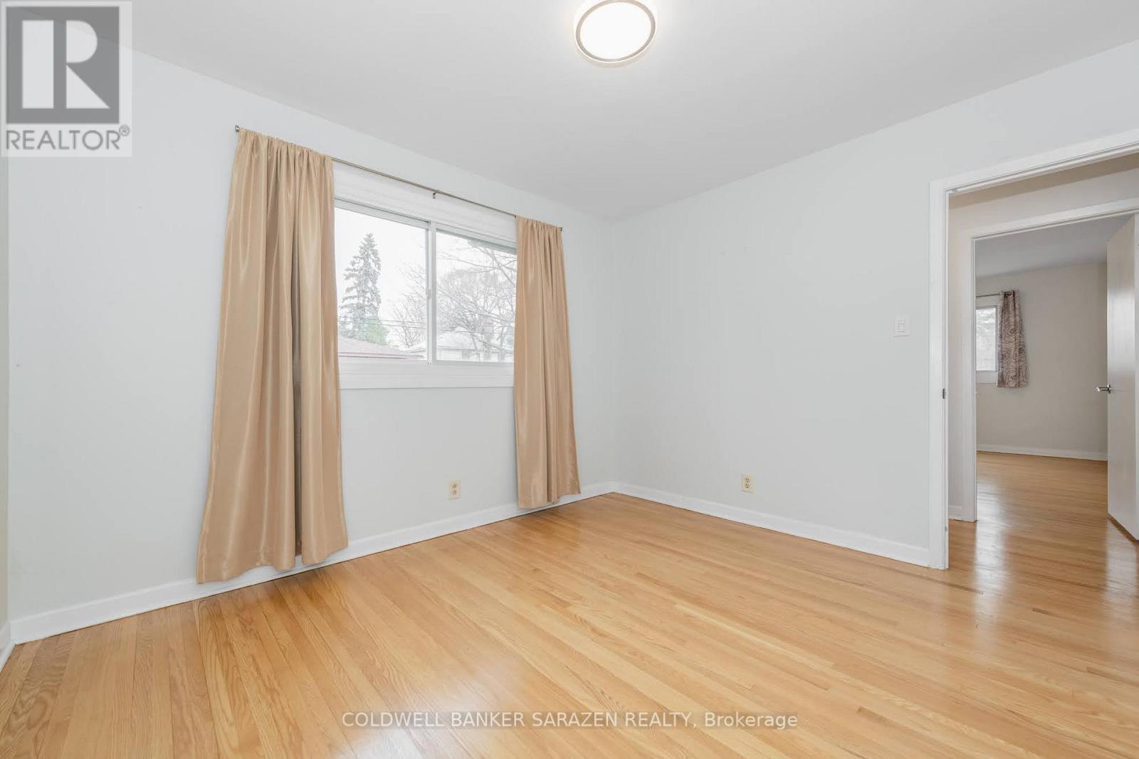 2707 Priscilla Street, Ottawa, Ontario  K2B 7E1 - Photo 6 - X12469200
