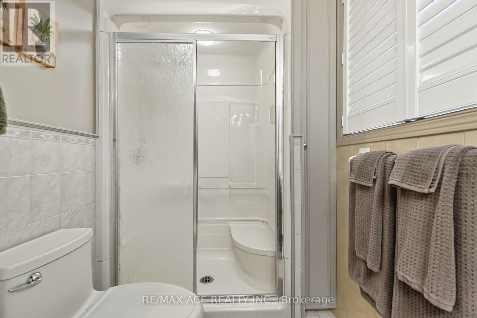 17 Black Willow Court, Richmond Hill, Ontario  L4E 2M7 - Photo 26 - N12469086