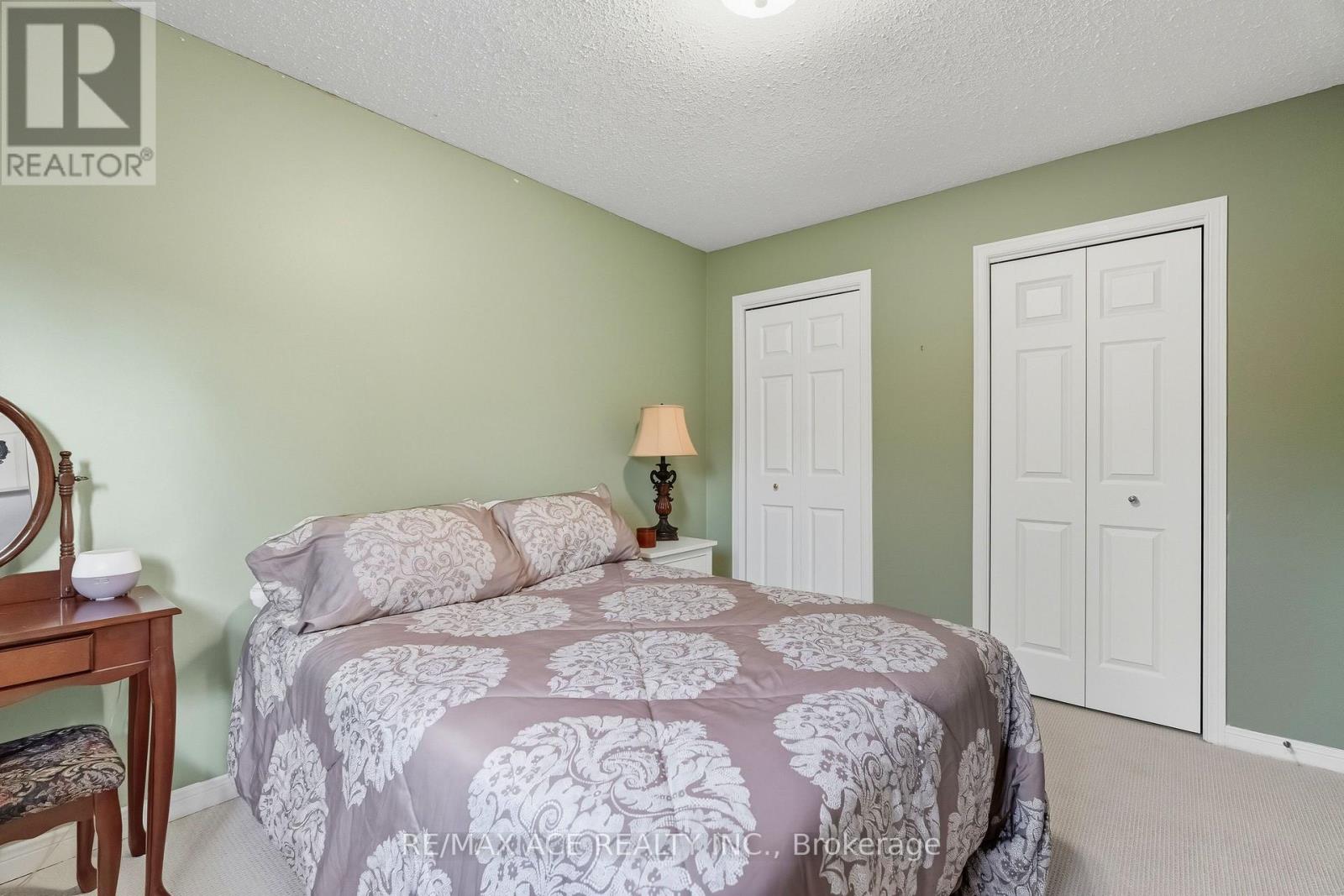 17 Black Willow Court, Richmond Hill, Ontario  L4E 2M7 - Photo 27 - N12469086