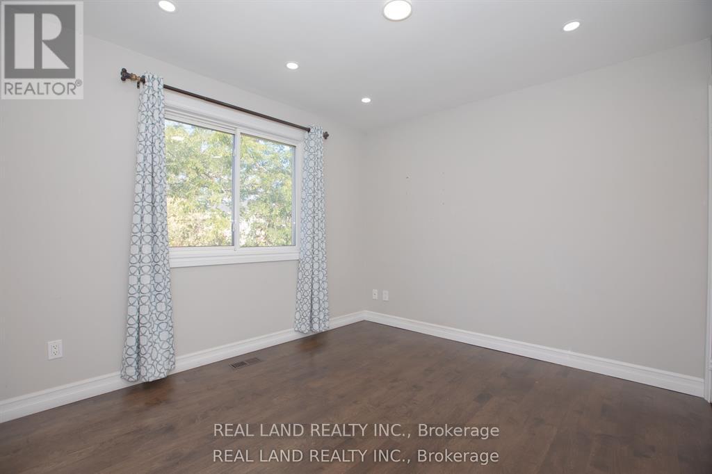 10 Timpson Drive, Aurora, Ontario  L4G 5K6 - Photo 27 - N12469106
