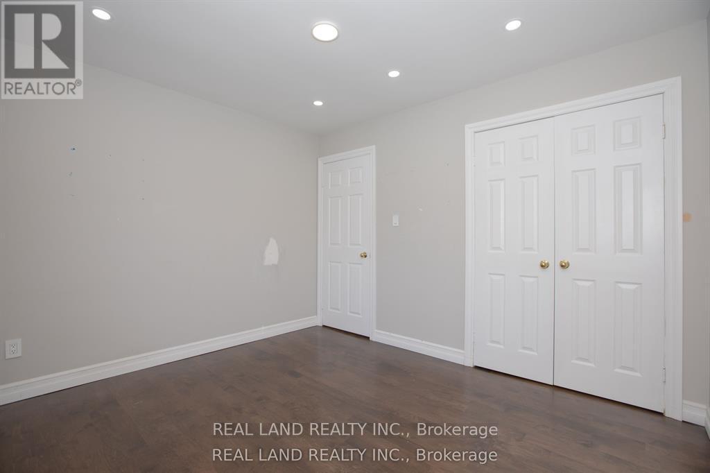 10 Timpson Drive, Aurora, Ontario  L4G 5K6 - Photo 28 - N12469106
