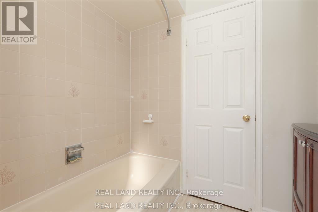 10 Timpson Drive, Aurora, Ontario  L4G 5K6 - Photo 30 - N12469106