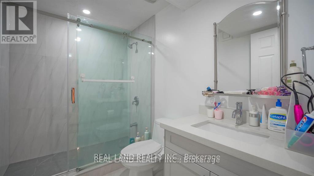 10 Timpson Drive, Aurora, Ontario  L4G 5K6 - Photo 35 - N12469106