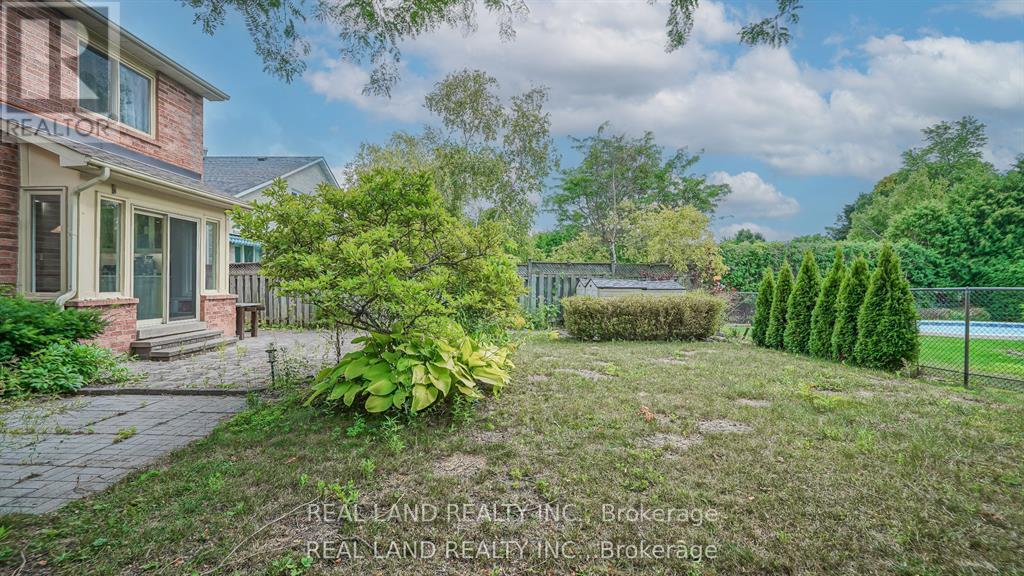 10 Timpson Drive, Aurora, Ontario  L4G 5K6 - Photo 39 - N12469106