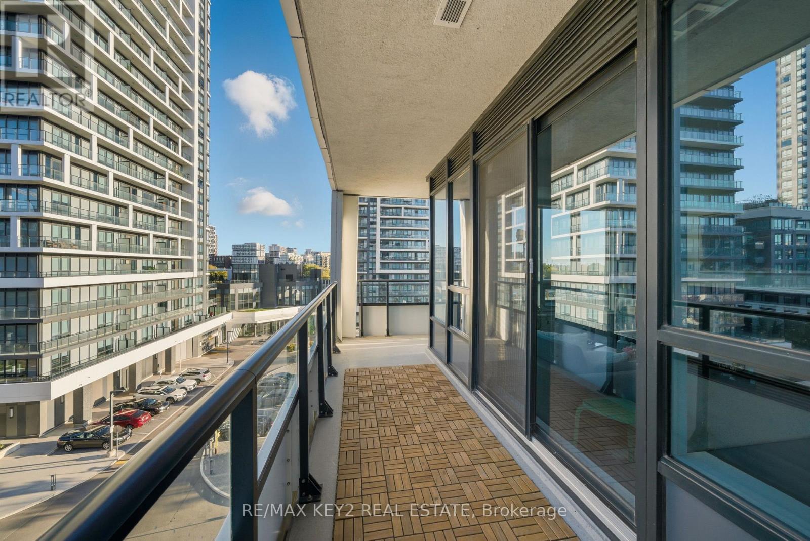 601 - 38 Water Walk Drive, Markham, Ontario  L3R 6M8 - Photo 16 - N12469115