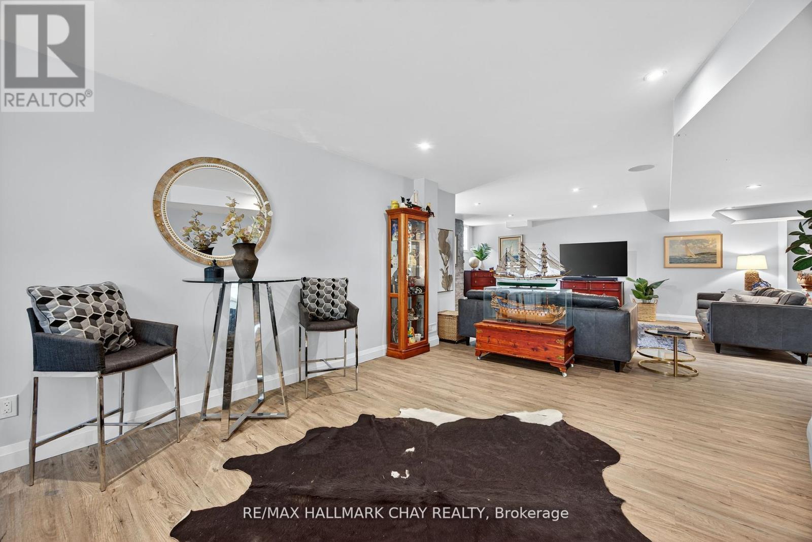 127 High Bluff Lane, Blue Mountains, Ontario  N0H 2P0 - Photo 37 - X12468536