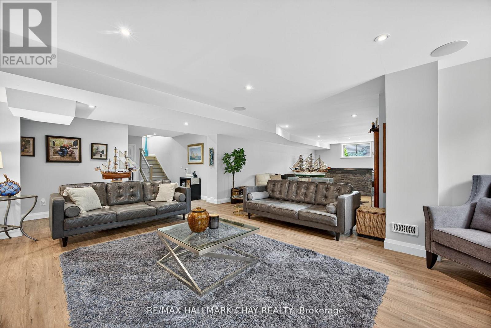 127 High Bluff Lane, Blue Mountains, Ontario  N0H 2P0 - Photo 35 - X12468536