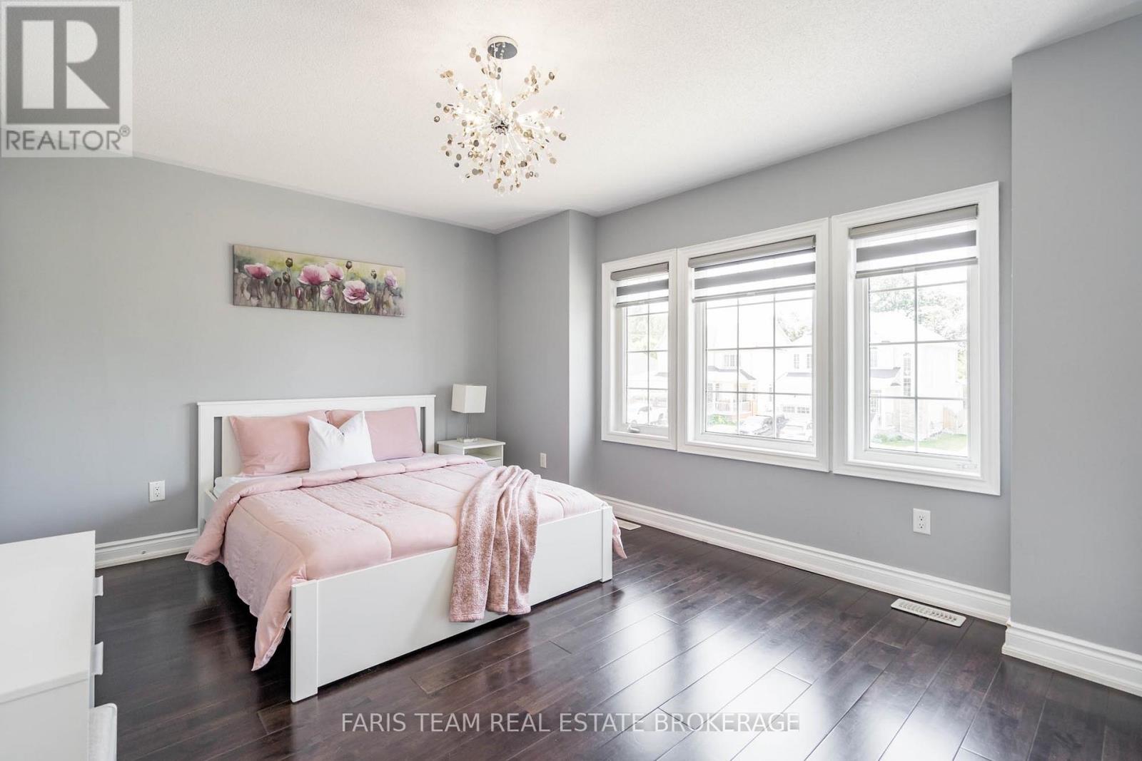 53 Christy Drive, Wasaga Beach, Ontario  L9Z 0E5 - Photo 20 - S12469111