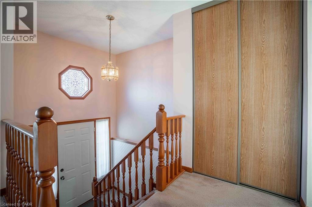1447 Reynolds Avenue, Burlington, Ontario  L7M 3B6 - Photo 3 - 40779939