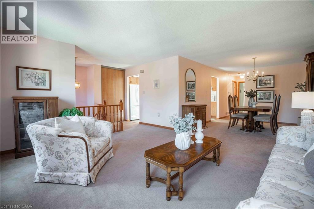 1447 Reynolds Avenue, Burlington, Ontario  L7M 3B6 - Photo 6 - 40779939