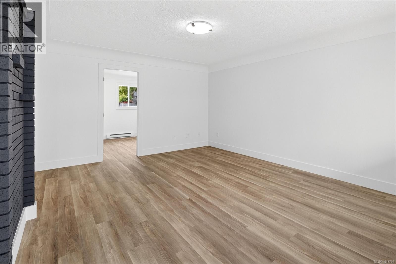 9617 Fourth St, Sidney, British Columbia  V8L 2Y5 - Photo 10 - 1017796