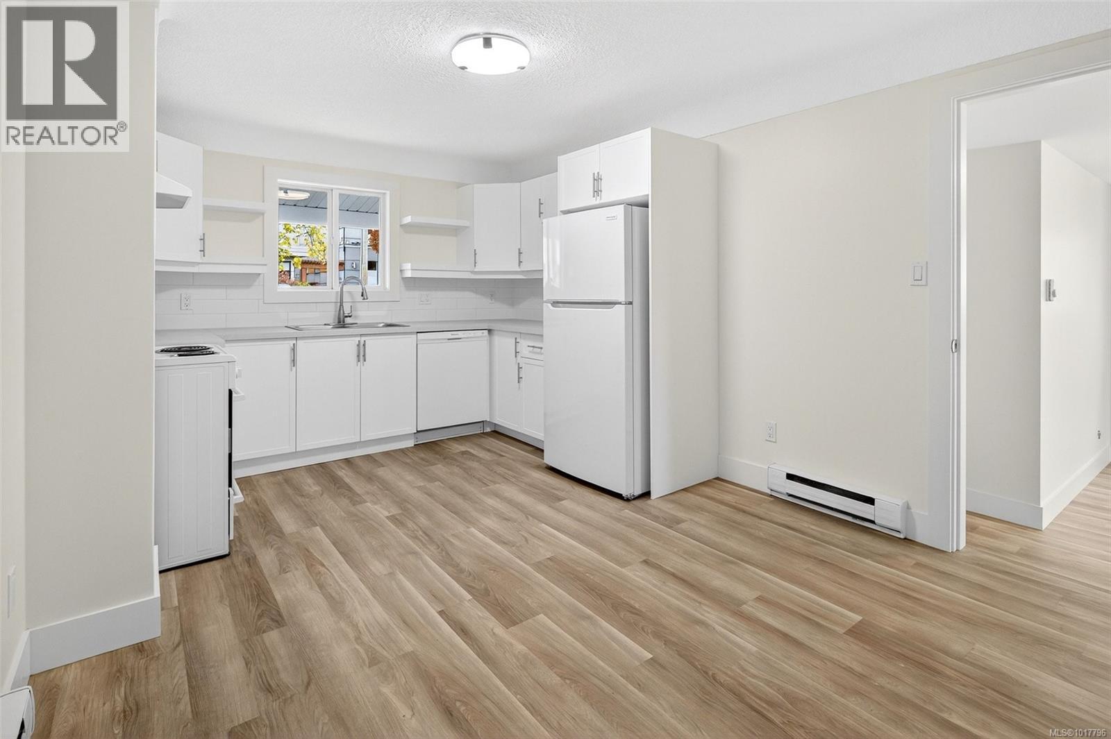 9617 Fourth St, Sidney, British Columbia  V8L 2Y5 - Photo 11 - 1017796