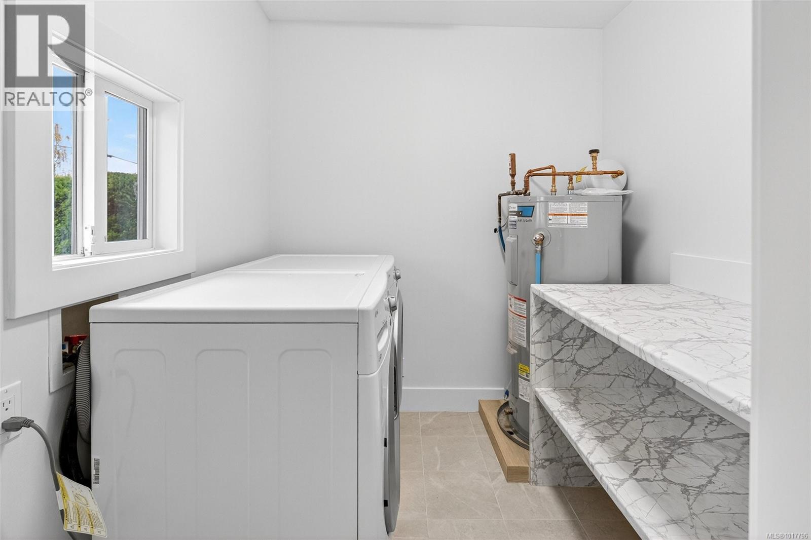9617 Fourth St, Sidney, British Columbia  V8L 2Y5 - Photo 20 - 1017796