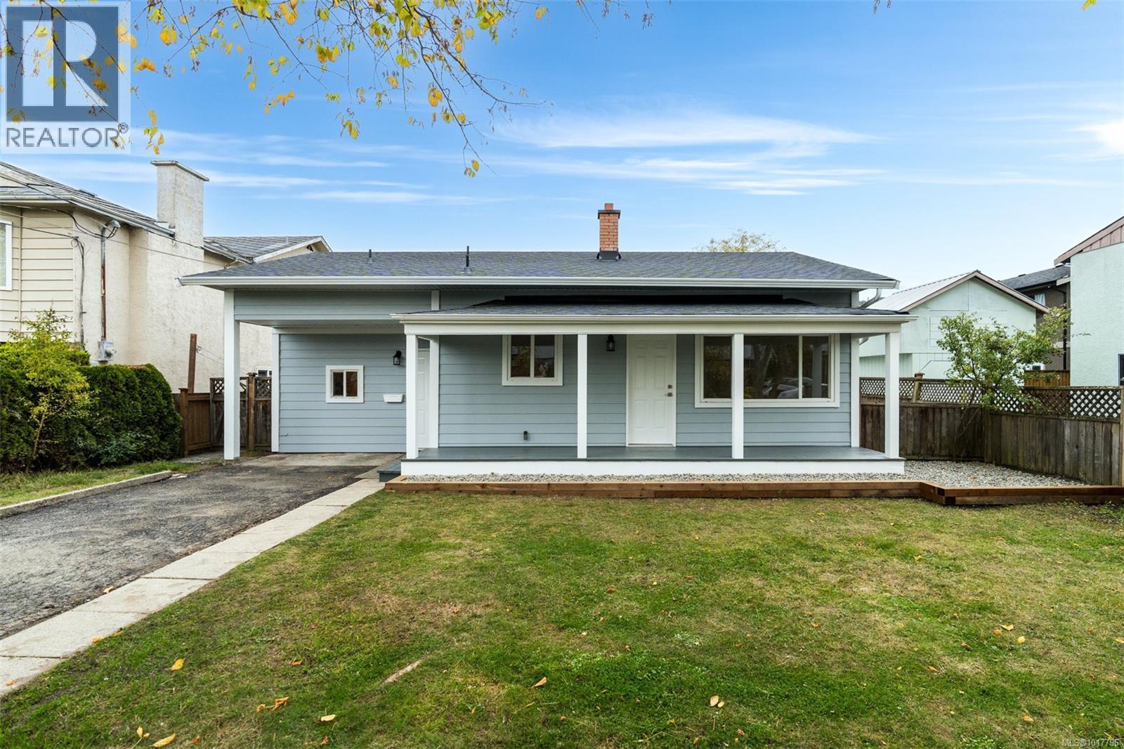9617 Fourth St, Sidney, British Columbia  V8L 2Y5 - Photo 4 - 1017796
