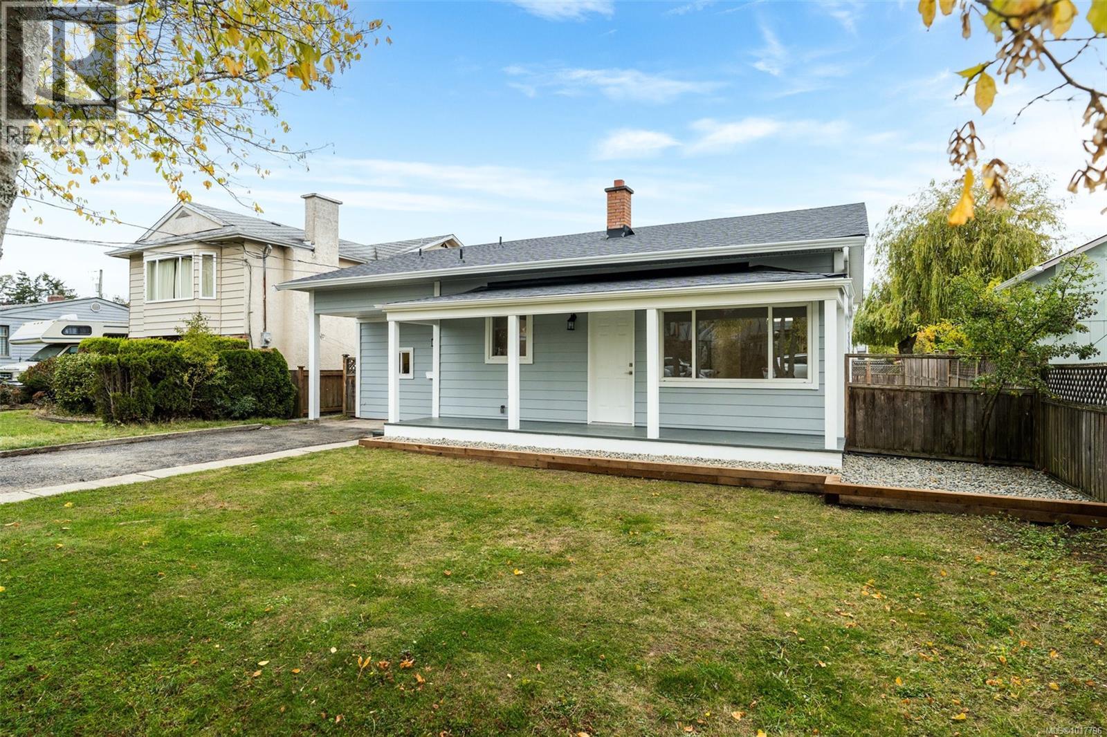 9617 Fourth St, Sidney, British Columbia  V8L 2Y5 - Photo 5 - 1017796