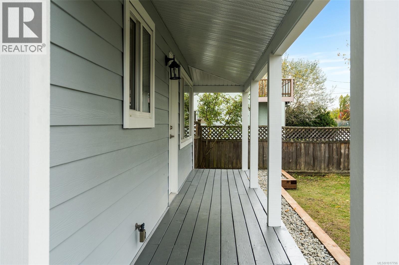 9617 Fourth St, Sidney, British Columbia  V8L 2Y5 - Photo 6 - 1017796