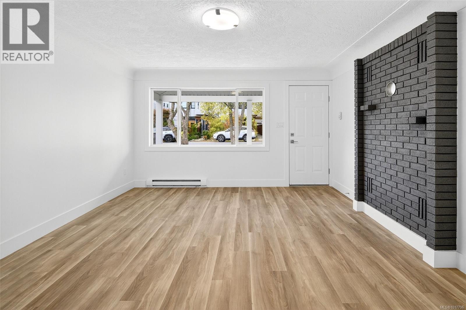 9617 Fourth St, Sidney, British Columbia  V8L 2Y5 - Photo 8 - 1017796