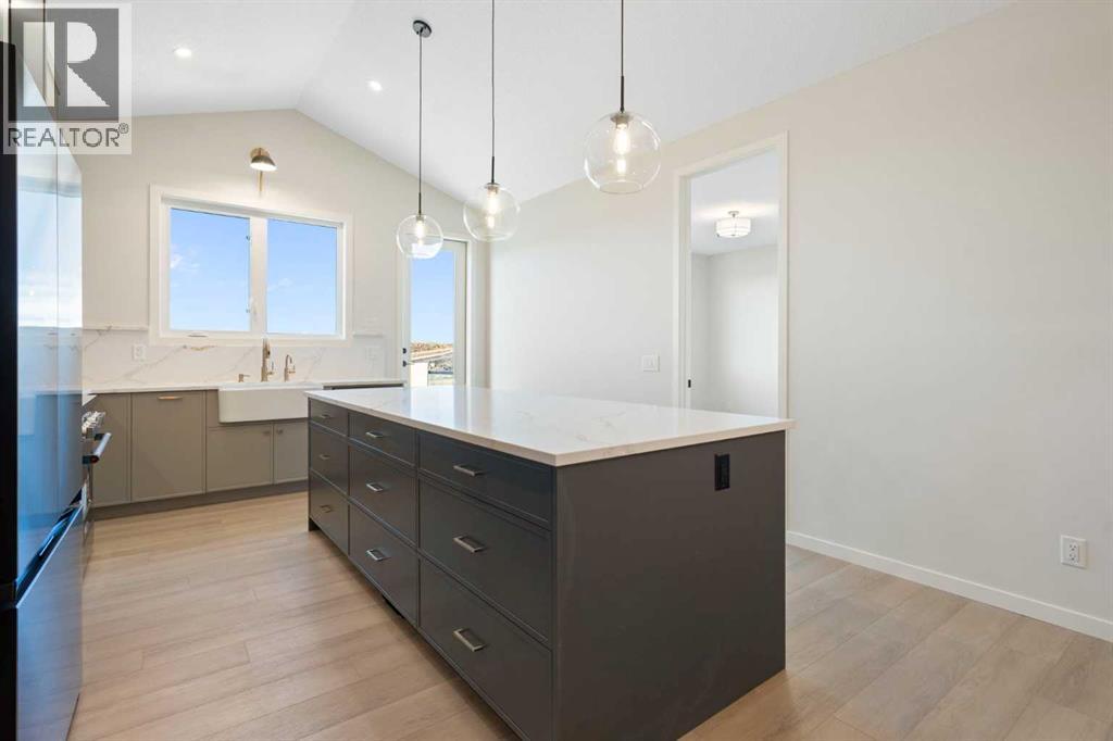 147 Marmot Grove Nw, Calgary, Alberta  T3R 2G4 - Photo 7 - A2264896