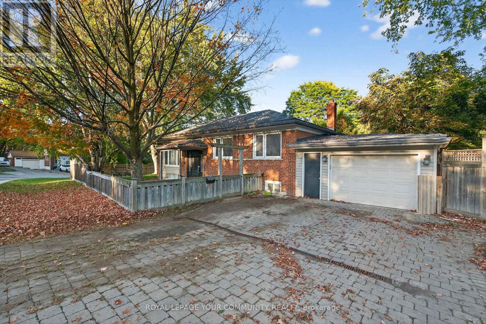 67 Monkswood Crescent, Newmarket, Ontario  L3Y 2J9 - Photo 1 - N12446292