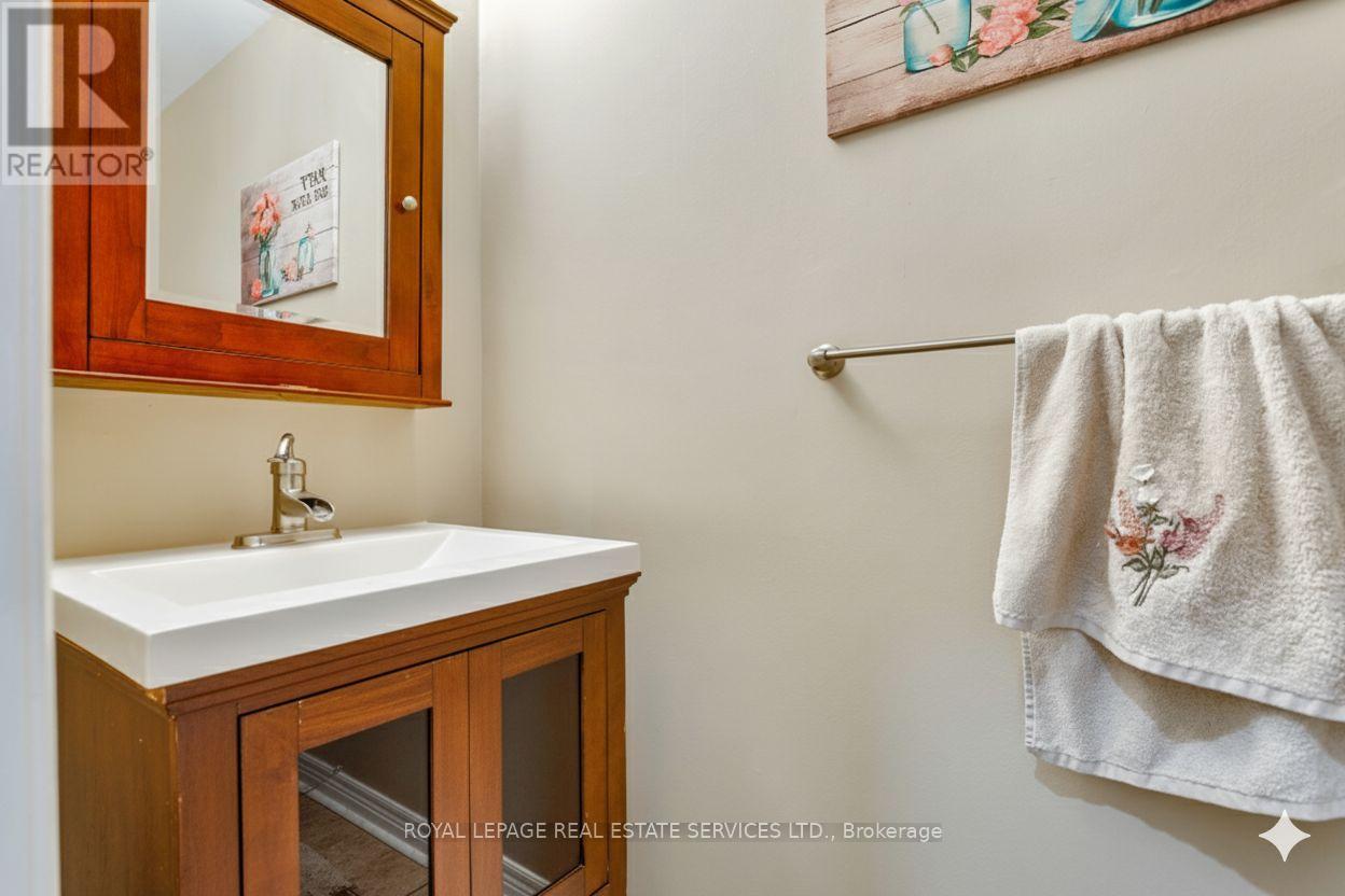 3137 Countess Crescent, Mississauga, Ontario  L5M 0E1 - Photo 22 - W12468492